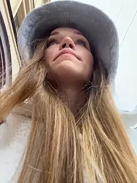 KitteCat online show from October 4, 7:39 am