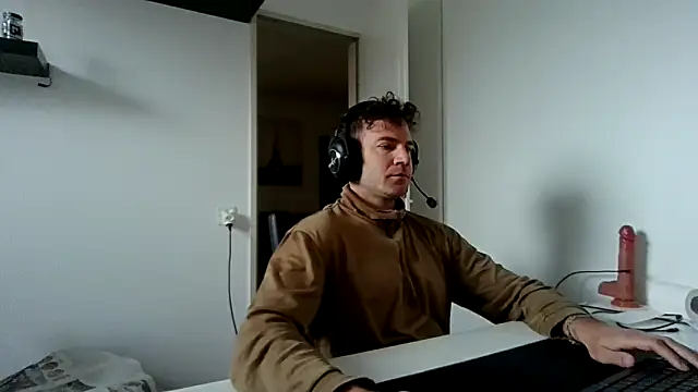 alpha-hunk online show from March 29, 9:20 am