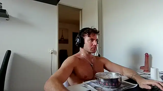 alpha-hunk online show from April 1, 2:14 pm