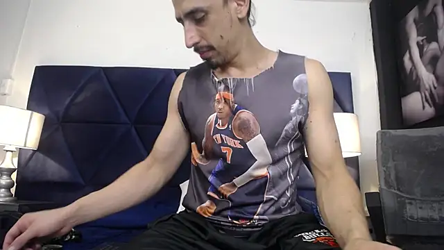 Sr Magnus  online show from February 13, 6:48 pm