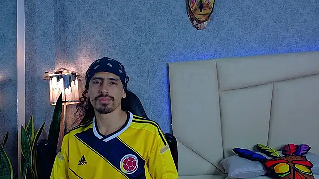 Sr Magnus  online show from October 18, 10:43 pm