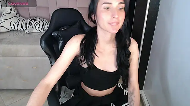 jesi daniels b online show from December 10, 10:47 pm