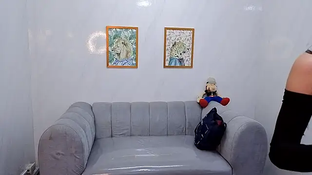 jesi daniels b online show from February 2, 1:55 am