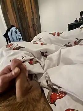 Snapshot of NiceBone000 chatting on January 3, 10:08 pm NiceBone000 online show from January 3, 10:08 pm