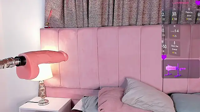 Snapshot of aurora_divine chatting on February 24, 10:25 pm aurora divine online show from February 24, 10:25 pm