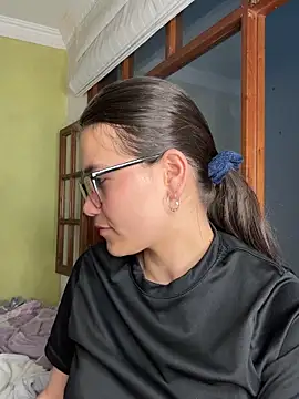 Snapshot of aurora_divine chatting on October 2, 10:50 pm aurora divine online show from October 2, 10:50 pm