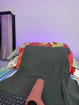 aurora divine online show from April 20, 7:04 pm