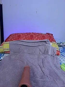 aurora divine online show from April 22, 7:04 pm