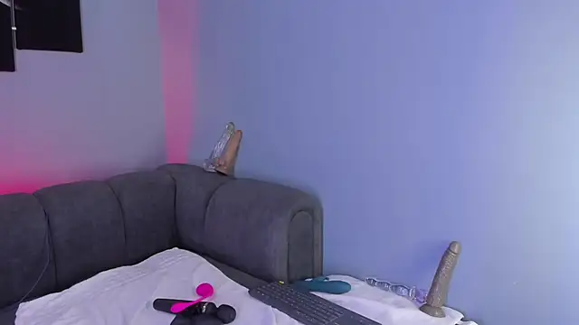 Snapshot of maddy_walker chatting on January 21, 3:48 am maddy walker online show from January 21, 3:48 am