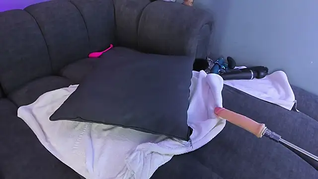 Snapshot of maddy_walker chatting on February 23, 1:57 am maddy walker online show from February 23, 1:57 am