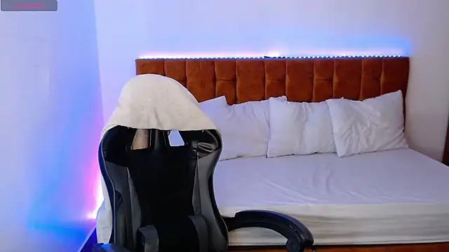 alexiaaross online show from November 14, 5:28 am