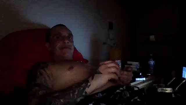 Snapshot of CandiedPompano chatting on November 16, 3:45 am CandiedPompano online show from November 16, 3:45 am