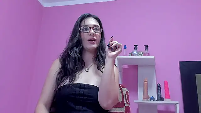 Snapshot of LolaBoobs chatting on February 5, 10:30 am LolaBoobs online show from February 5, 10:30 am