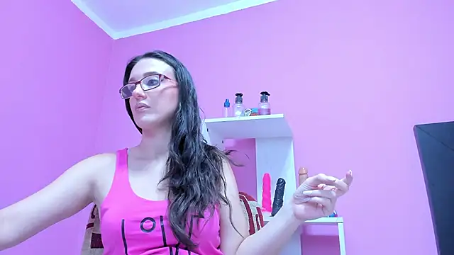 Snapshot of LolaBoobs chatting on March 6, 4:30 am LolaBoobs online show from March 6, 4:30 am