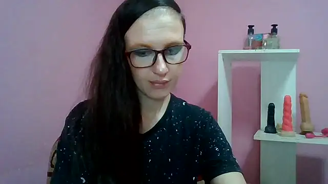 Snapshot of LolaBoobs chatting on June 21, 12:08 pm LolaBoobs online show from June 21, 12:08 pm