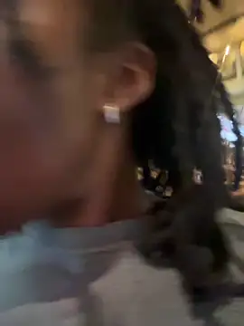 choclatepeaach online show from April 3, 7:45 pm