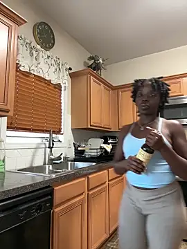 choclatepeaach online show from April 18, 8:53 pm