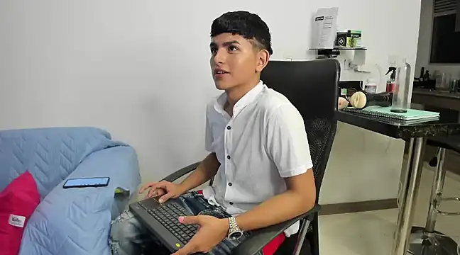 Snapshot of Lyam_ap chatting on January 11, 6:56 am Lyam ap online show from January 11, 6:56 am