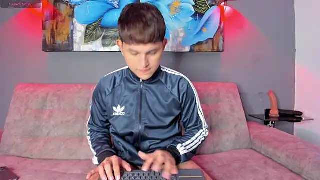 Lyam ap online show from November 18, 4:50 am