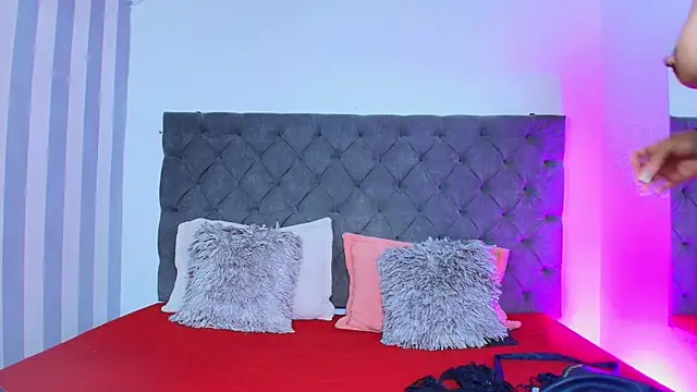 Snapshot of jenny_am chatting on December 8, 12:19 pm jenny am online show from December 8, 12:19 pm