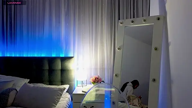 Snapshot of CooperAllana chatting on November 11, 6:57 am CooperAllana online show from November 11, 6:57 am