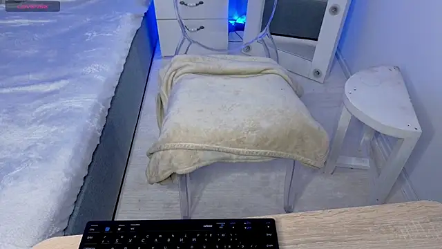 Snapshot of CooperAllana chatting on November 12, 7:09 am CooperAllana online show from November 12, 7:09 am