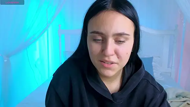 Snapshot of CooperAllana chatting on November 13, 7:18 am CooperAllana online show from November 13, 7:18 am