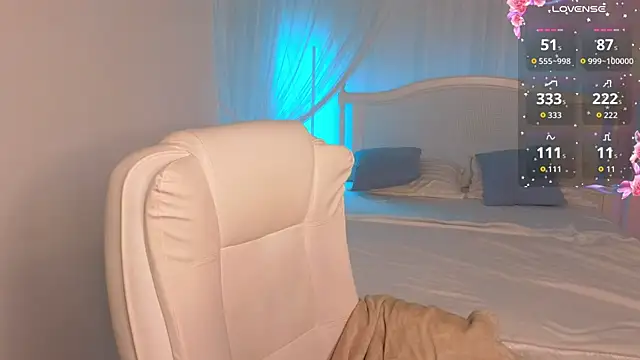 Snapshot of CooperAllana chatting on November 14, 7:07 am CooperAllana online show from November 14, 7:07 am