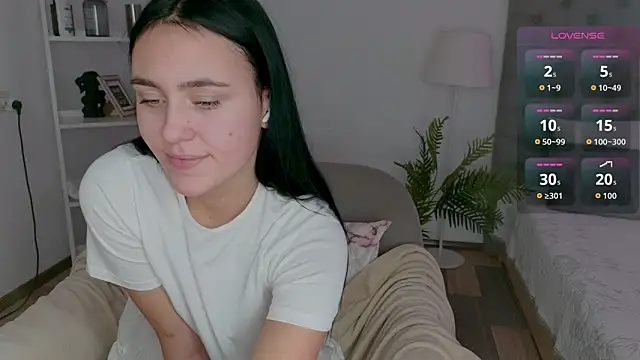 Snapshot of CooperAllana chatting on December 16, 8:19 am CooperAllana online show from December 16, 8:19 am