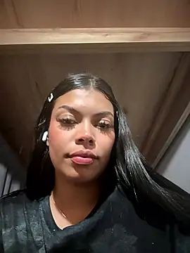 Snapshot of jennifer_oliveira chatting on January 11, 3:44 am jennifer oliveira online show from January 11, 3:44 am