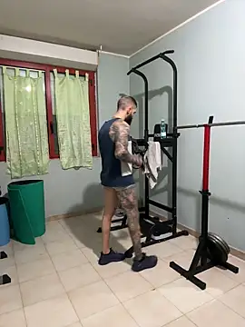 Snapshot of Gioeltoro89 chatting on December 18, 4:57 pm Gioeltoro89 online show from December 18, 4:57 pm