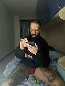 Snapshot of Gioeltoro89 chatting on February 2, 7:23 pm Gioeltoro89 online show from February 2, 7:23 pm