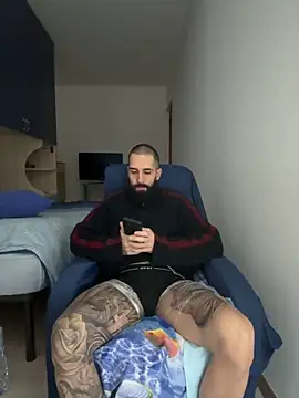 Snapshot of Gioeltoro89 chatting on February 4, 4:13 pm Gioeltoro89 online show from February 4, 4:13 pm