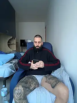 Snapshot of Gioeltoro89 chatting on February 12, 4:02 pm Gioeltoro89 online show from February 12, 4:02 pm