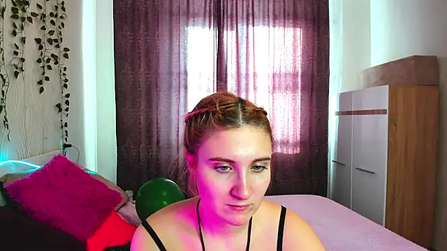 Miss Elsa  online show from February 15, 6:55 am