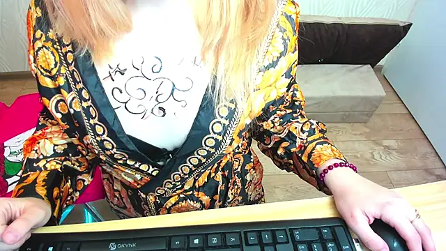 Miss Elsa  online show from February 17, 6:31 am