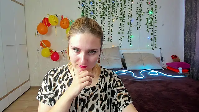 Miss Elsa  online show from March 17, 3:57 am