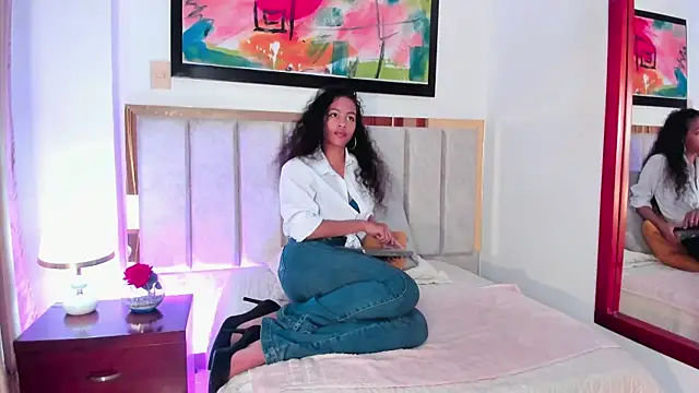 AntonellaHall  online show from December 21, 12:27 pm