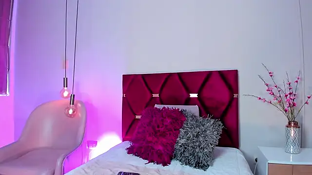 AntonellaHall  online show from December 28, 12:24 pm