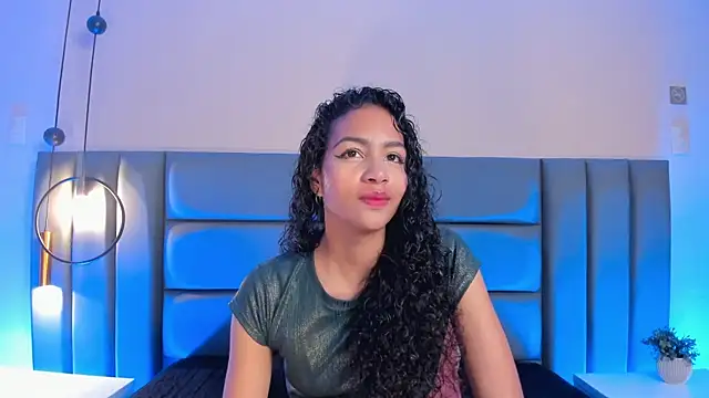 AntonellaHall  online show from March 17, 6:21 pm