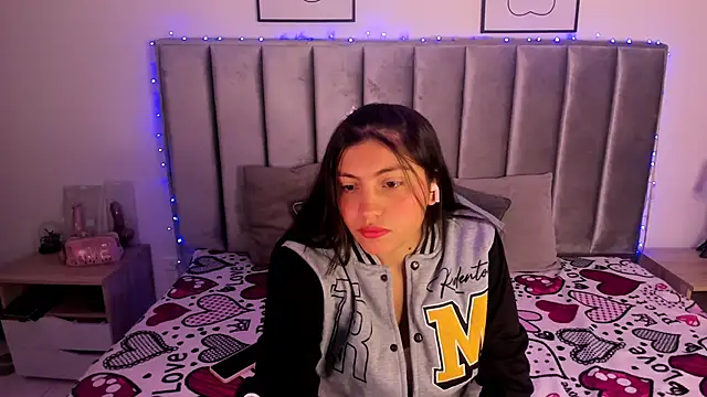 Emmy-Turnner online show from February 3, 12:03 pm