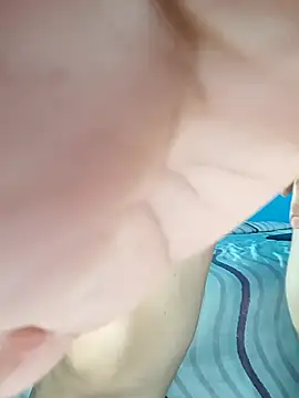 Snapshot of rrosevicky chatting on October 17, 5:32 am rrosevicky online show from October 17, 5:32 am