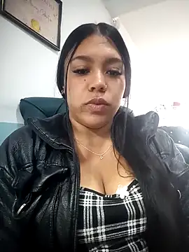 Laiia Page online show from March 26, 2:33 pm