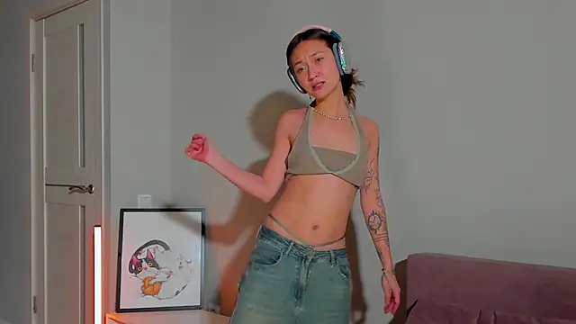 EllaSky xoxo online show from December 9, 2:02 am