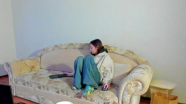 EllaSky xoxo online show from March 18, 4:59 pm