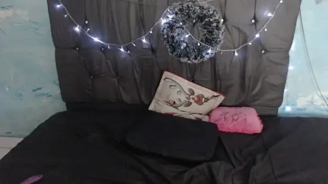 Camila TransGirl online show from February 8, 6:33 am