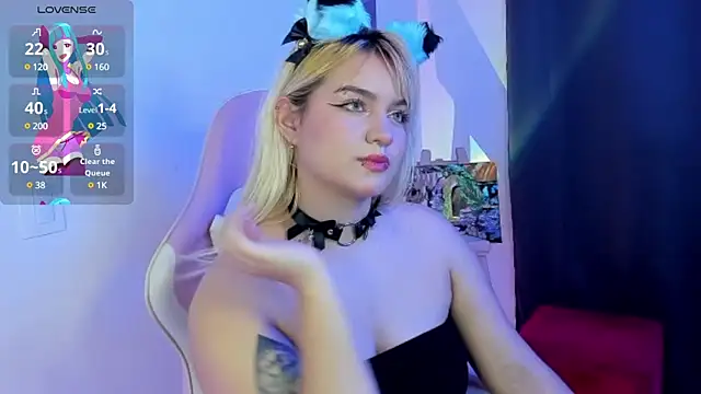 Snapshot of Pretty__zoe chatting on February 7, 5:41 am Pretty  zoe online show from February 7, 5:41 am