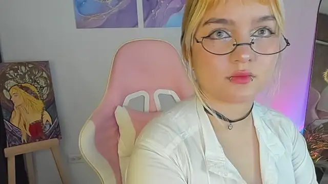 Snapshot of Pretty__zoe chatting on February 27, 2:32 am Pretty  zoe online show from February 27, 2:32 am