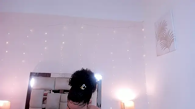 Snapshot of saraandstiven chatting on March 6, 3:02 am saraandstiven online show from March 6, 3:02 am