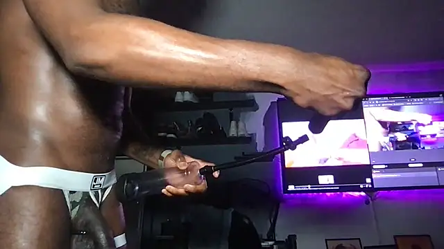 Snapshot of RodCummins chatting on January 5, 11:26 am RodCummins online show from January 5, 11:26 am